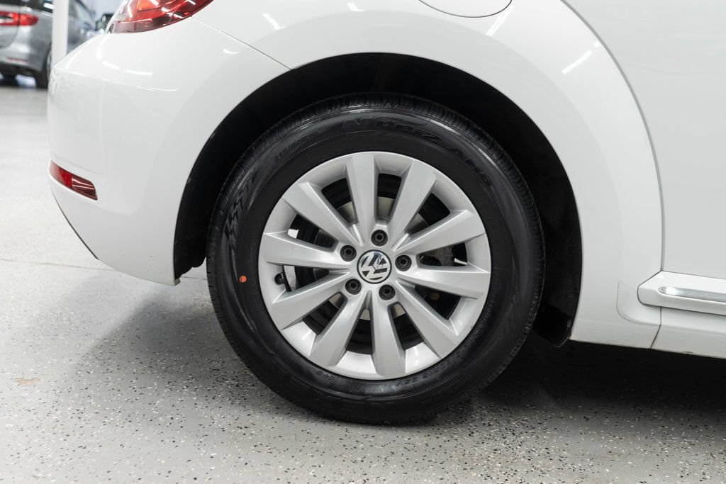 Used 2019 Volkswagen Beetle 2.0T S FWD image 29