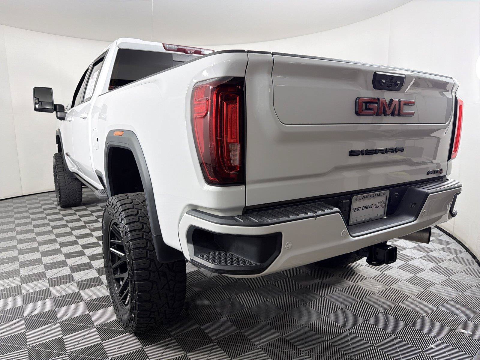 Certified 2022 GMC Sierra 2500 AT4 w/ AT4 Premium Plus Package AWD/4WD image 4