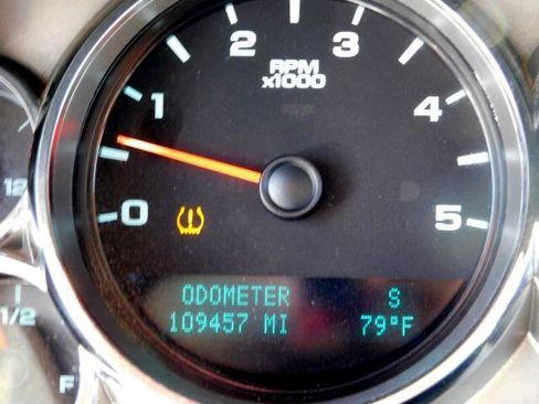 Used 2011 Chevrolet Silverado 2500 LT w/ Interior Plus Package image 16