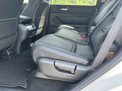 New 2025 Nissan Armada SV image 15