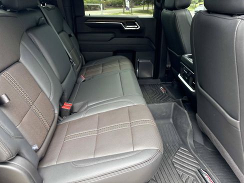 Used 2024 Chevrolet Silverado 2500 High Country w/ High Country Premium Package AWD/4WD image 33
