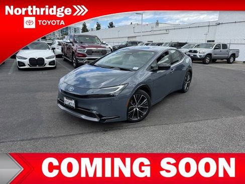 Used 2025 Toyota Prius XLE FWD image 1
