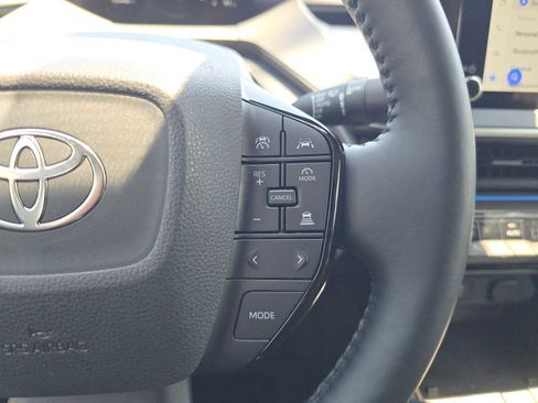 Used 2025 Toyota Prius XLE FWD image 29
