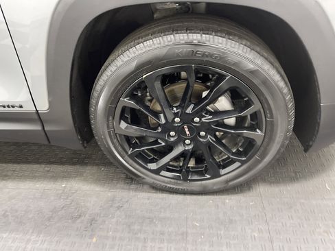 Used 2023 GMC Terrain SLT w/ Elevation Edition image 29