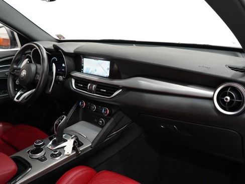 Used 2024 Alfa Romeo Stelvio Veloce image 16