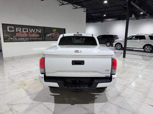 Used 2020 Toyota Tacoma TRD Sport w/ Technology Package RWD image 10