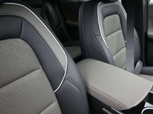 New 2026 Chevrolet Equinox LT w/ Convenience Package II FWD image 26