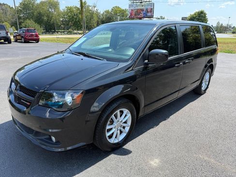 Used 2020 Dodge Grand Caravan SE FWD image 5