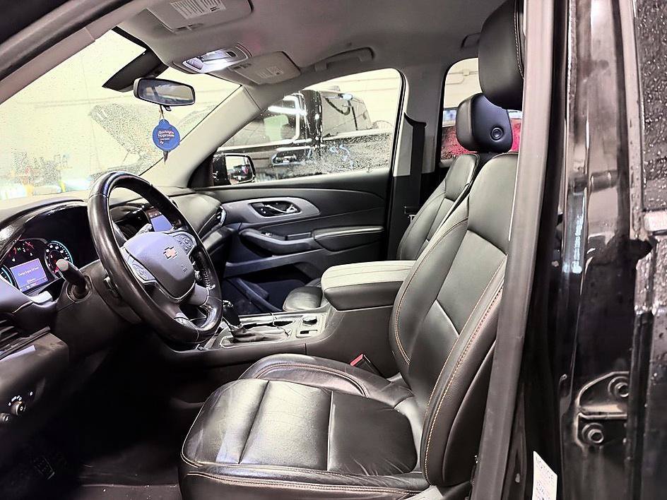 Used 2020 Chevrolet Traverse LT FWD image 12