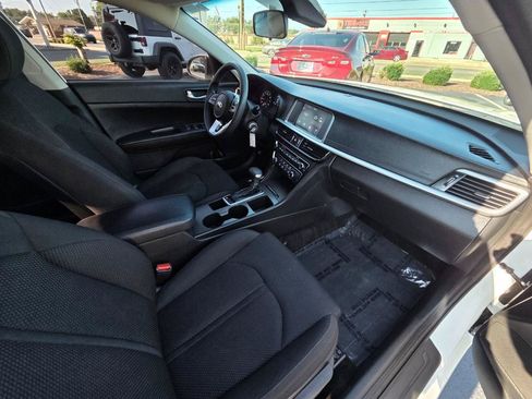 Used 2020 Kia Optima LX FWD image 17