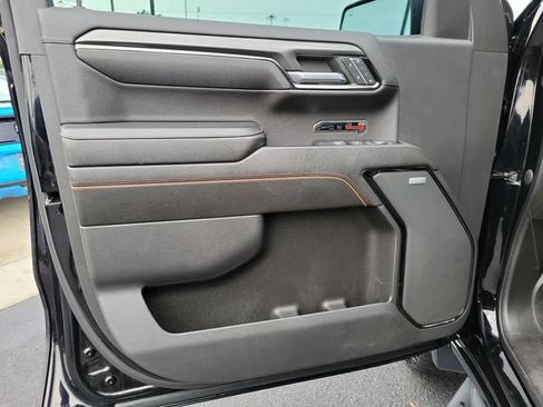 Used 2023 GMC Sierra 1500 AT4 w/ Technology Package AWD/4WD image 8