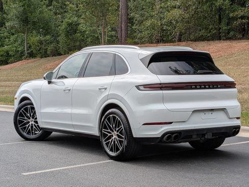 Certified 2026 Porsche Cayenne S AWD/4WD image 3