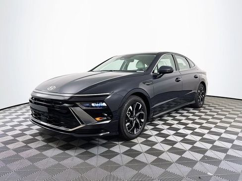 Certified 2024 Hyundai Sonata SEL FWD image 2