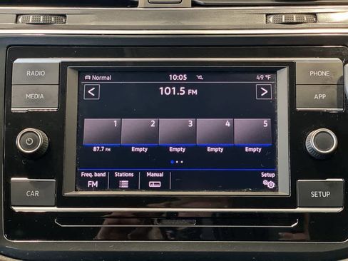 Used 2019 Volkswagen Tiguan S image 19