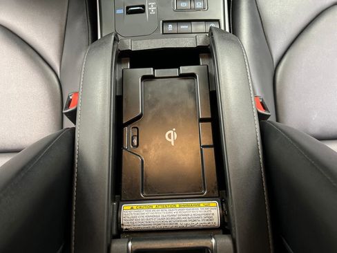 Used 2020 Toyota Highlander XLE image 39