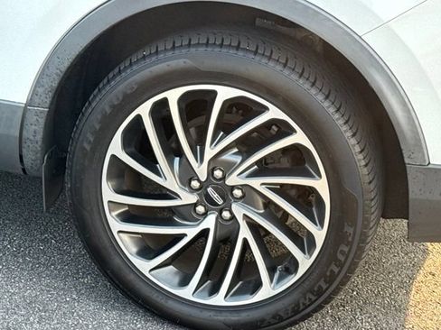 Used 2020 Lincoln Nautilus Reserve AWD/4WD image 5
