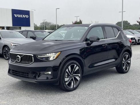 Used 2023 Volvo XC40 B5 Plus w/ Protection Package Premier AWD/4WD image 24