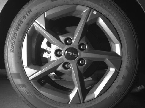 Used 2025 Kia K4 LXS image 15