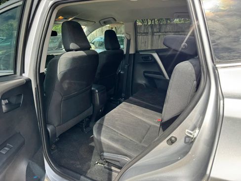 Used 2016 Toyota RAV4 LE FWD image 19
