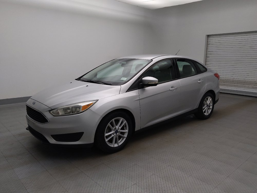 Used 2015 Ford Focus SE FWD image 2
