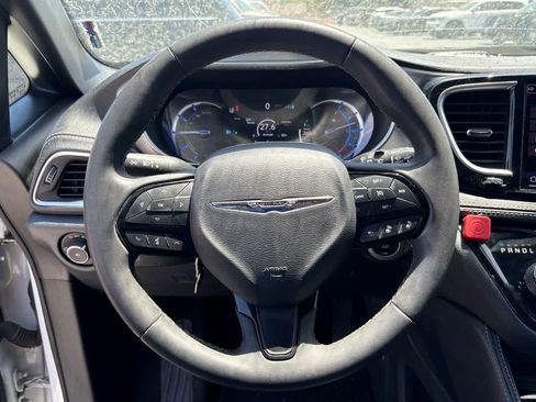 Used 2022 Chrysler Pacifica Limited w/ S Appearance Package FWD image 24