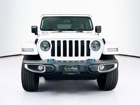 Used 2023 Jeep Wrangler Unlimited Sahara w/ Cold Weather Group AWD/4WD image 2