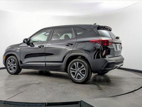 Used 2022 Kia Seltos LX AWD/4WD image 6