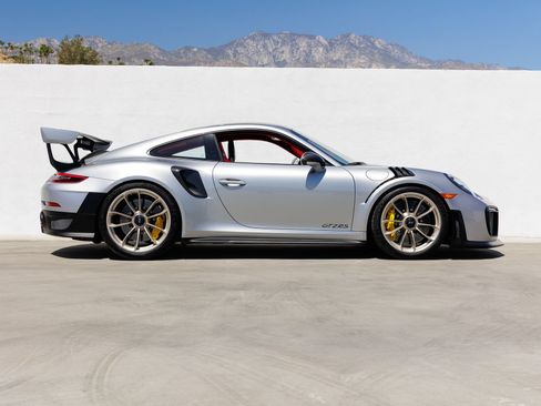 Certified 2019 Porsche 911 GT2 RS RWD image 8