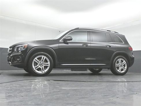 Used 2021 Mercedes-Benz GLB 250 4MATIC image 41