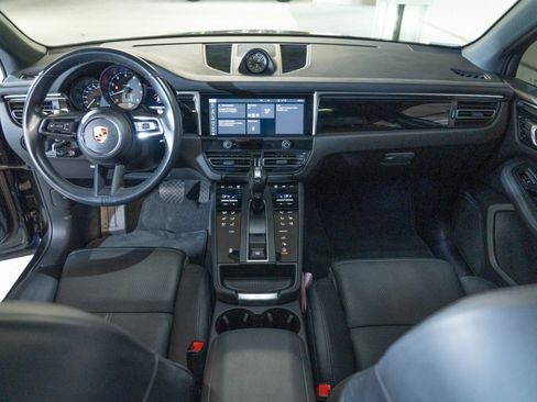 Certified 2023 Porsche Macan AWD/4WD image 24