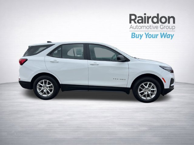 Used 2022 Chevrolet Equinox LS w/ Driver Confidence II Package AWD/4WD image 8