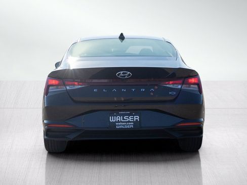 Used 2023 Hyundai Elantra SEL w/ Convenience Package FWD image 4