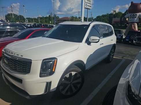 Used 2020 Kia Telluride S AWD/4WD image 2