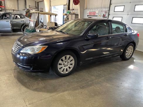 Used 2012 Chrysler 200 LX image 1