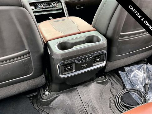 Used 2025 GMC Sierra 3500 Denali Ultimate AWD/4WD image 11