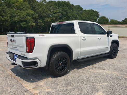 Used 2022 GMC Sierra 1500 Elevation w/ X31 Off-Road Package AWD/4WD image 3