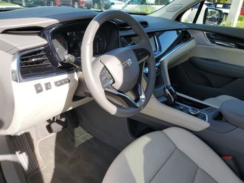 Used 2021 Cadillac XT6 Premium Luxury FWD image 40