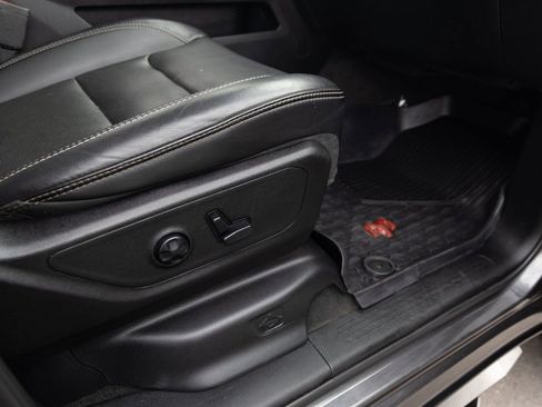 Used 2019 RAM 1500 Rebel image 23