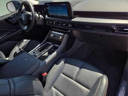 Used 2025 Lincoln Aviator Reserve w/ Illumination Package image 12