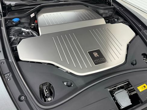 Used 2025 Rolls-Royce Spectre image 54