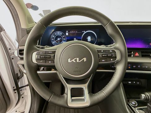 Used 2024 Kia Sportage SX image 11