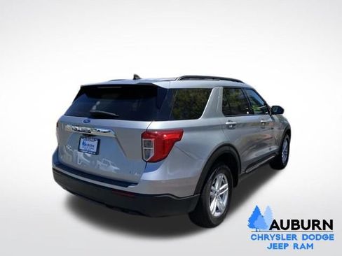 Used 2022 Ford Explorer XLT AWD/4WD image 7