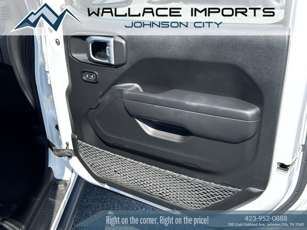 Used 2022 Jeep Gladiator Mojave w/ Cold Weather Group AWD/4WD image 37