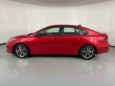 Used 2024 Kia Forte LXS image 4