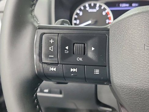 Used 2025 Nissan Rogue SV FWD image 25