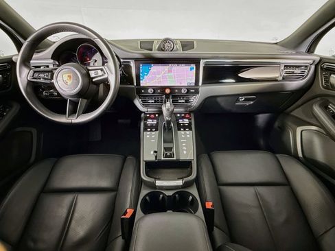 Certified 2026 Porsche Macan AWD/4WD image 11