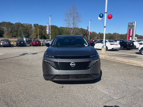 Used 2025 Nissan Murano SV image 2