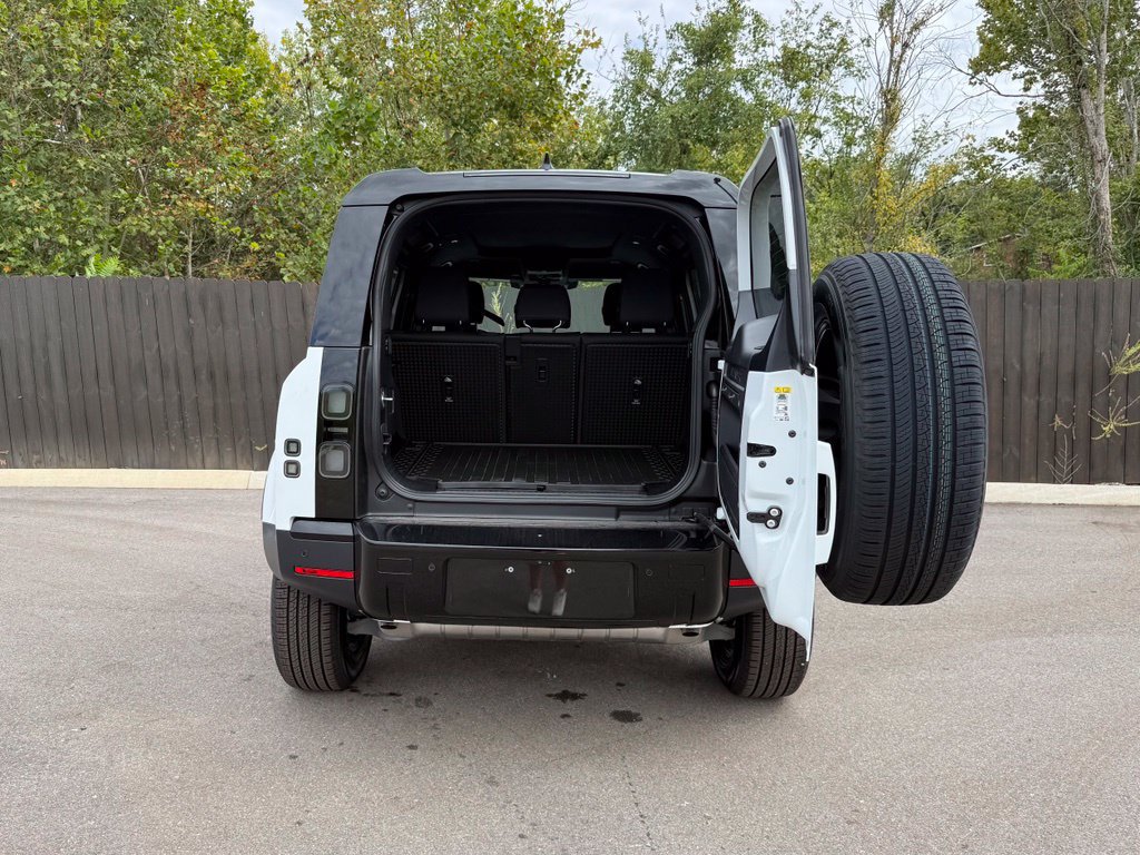 New 2026 Land Rover Defender 110 S AWD/4WD image 5