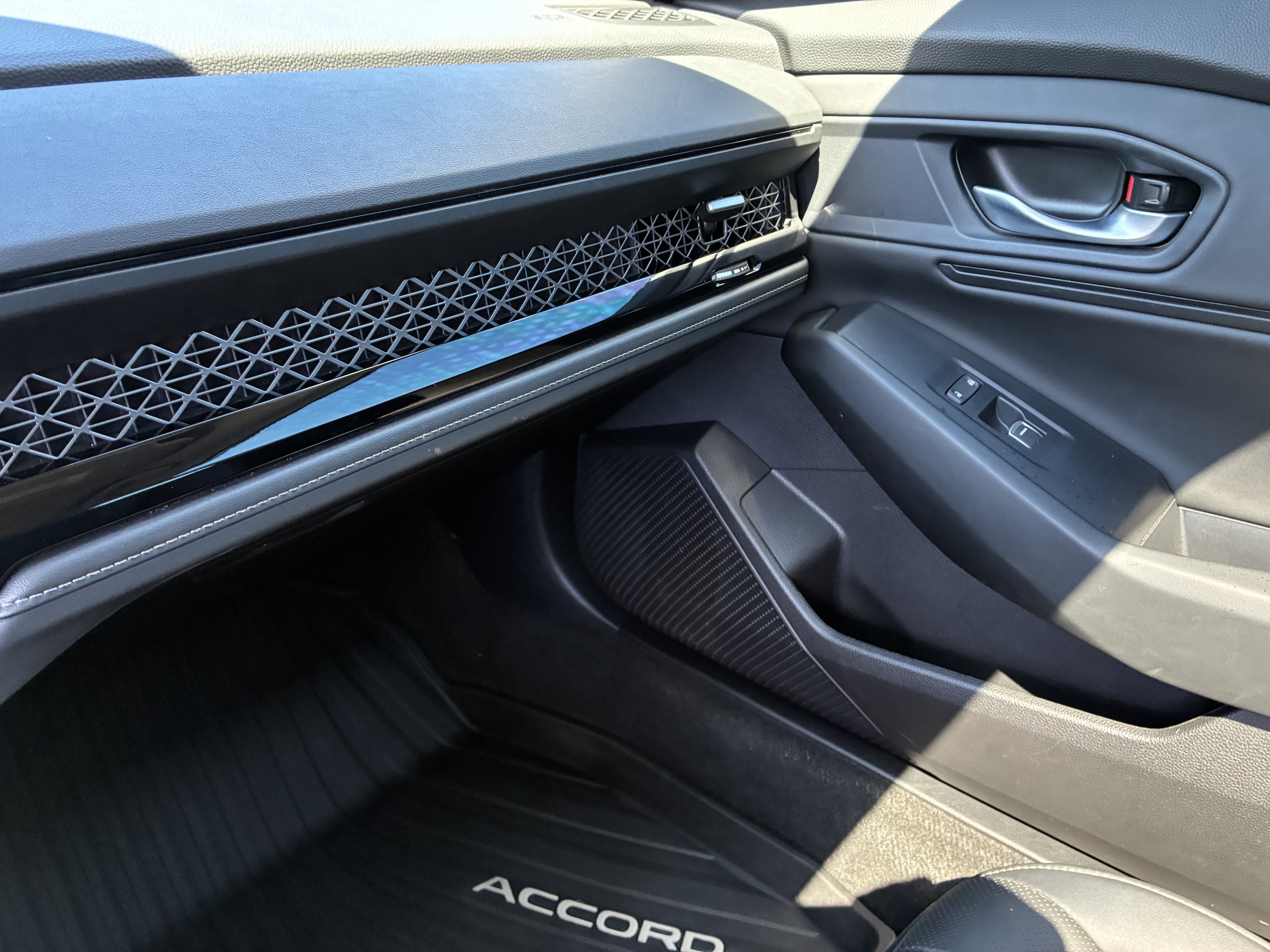 Used 2025 Honda Accord EX-L image 35