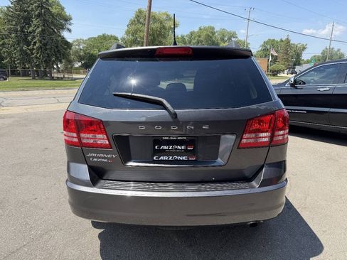 Used 2018 Dodge Journey SE w/ Connectivity Group FWD image 5